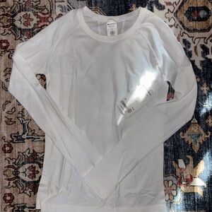 NWT Athleta Momentum Top
